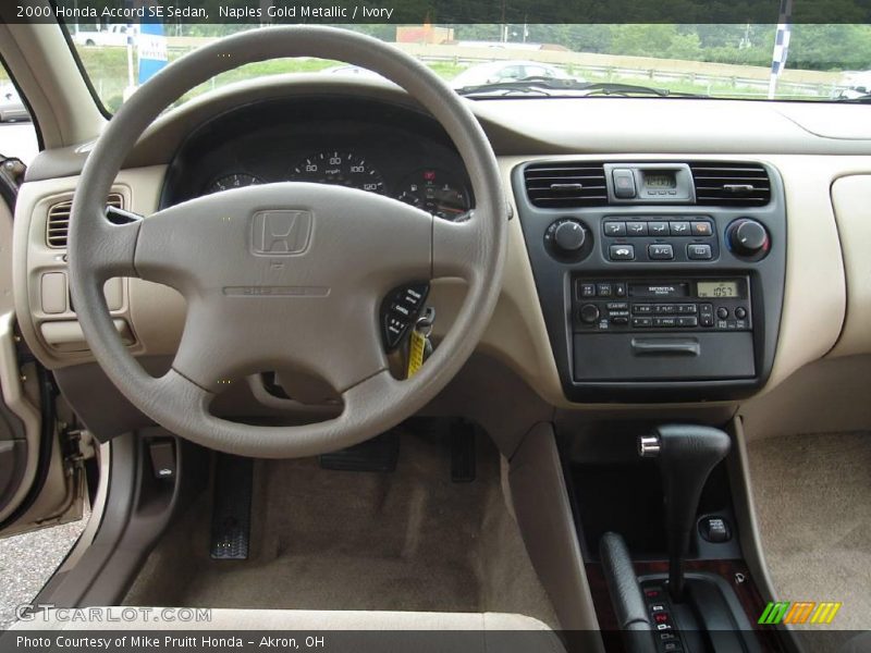 Naples Gold Metallic / Ivory 2000 Honda Accord SE Sedan