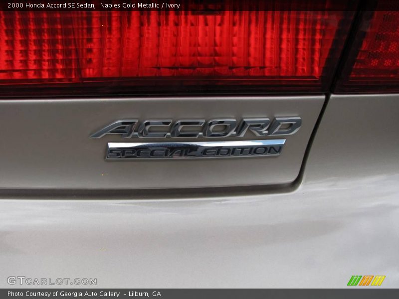 Naples Gold Metallic / Ivory 2000 Honda Accord SE Sedan