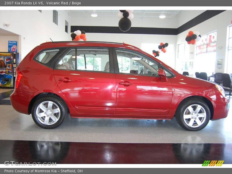 Volcanic Red / Beige 2007 Kia Rondo LX V6