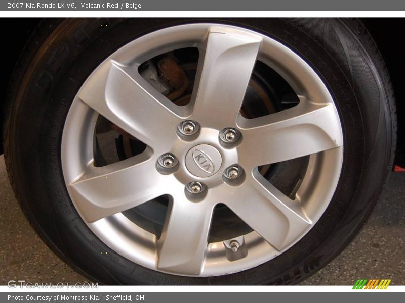 Volcanic Red / Beige 2007 Kia Rondo LX V6