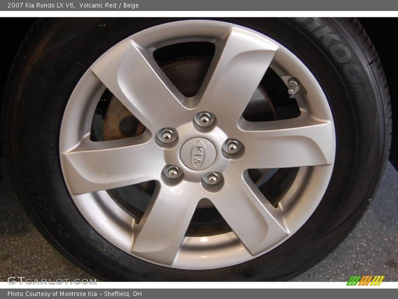 Volcanic Red / Beige 2007 Kia Rondo LX V6