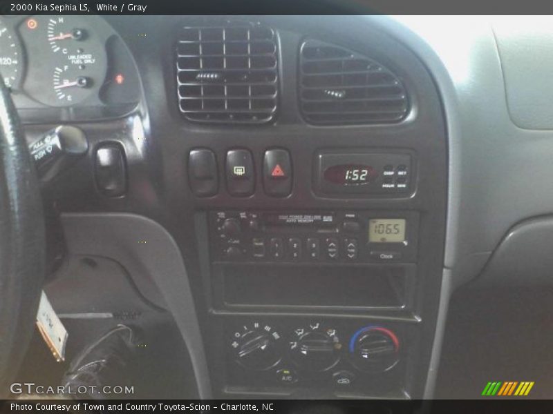 White / Gray 2000 Kia Sephia LS