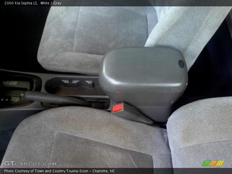 White / Gray 2000 Kia Sephia LS