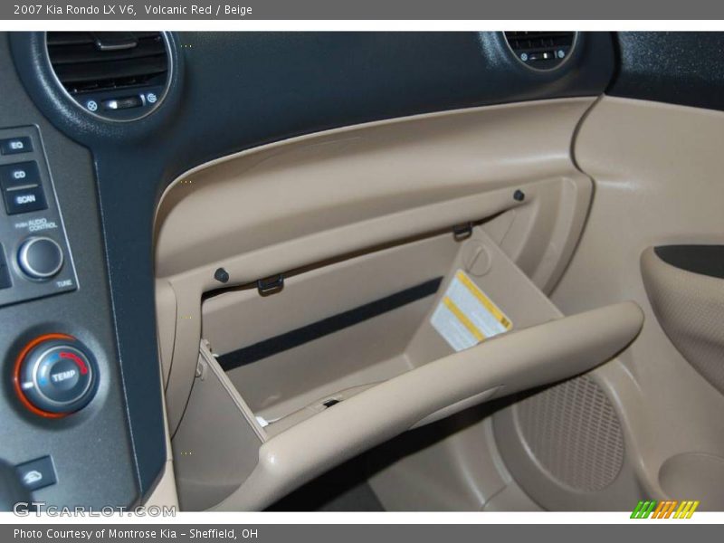 Volcanic Red / Beige 2007 Kia Rondo LX V6