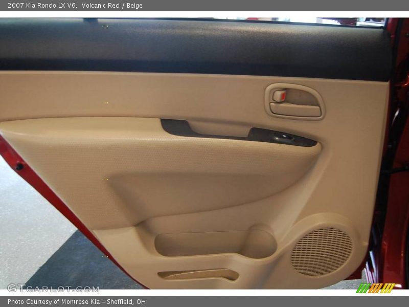 Volcanic Red / Beige 2007 Kia Rondo LX V6