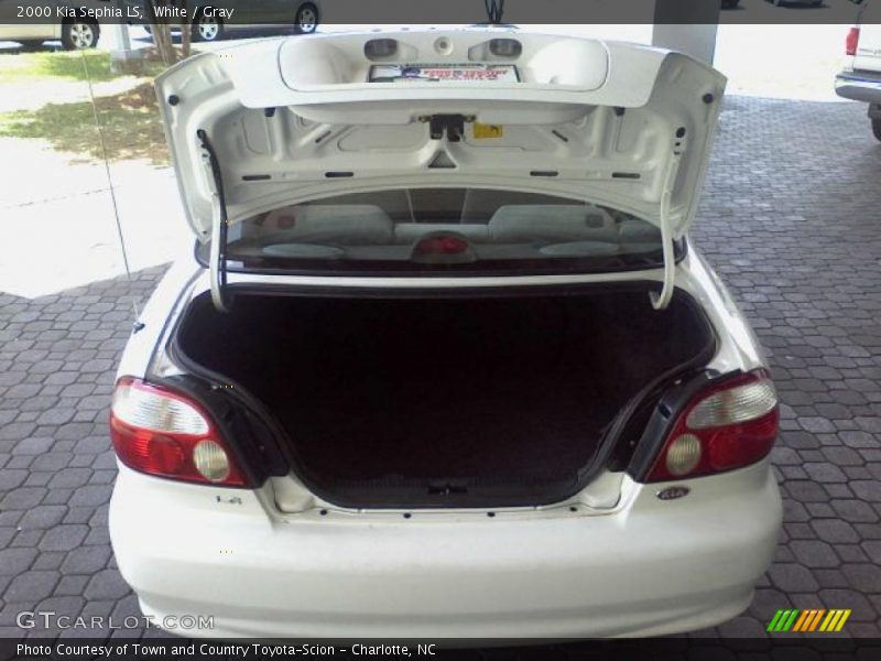 White / Gray 2000 Kia Sephia LS