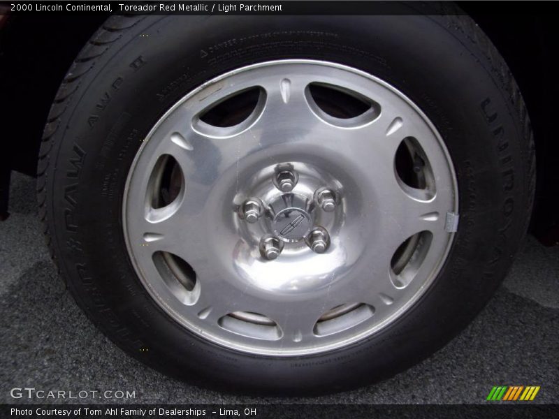 Toreador Red Metallic / Light Parchment 2000 Lincoln Continental