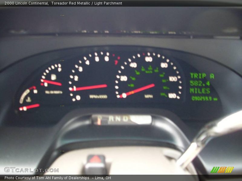 Toreador Red Metallic / Light Parchment 2000 Lincoln Continental