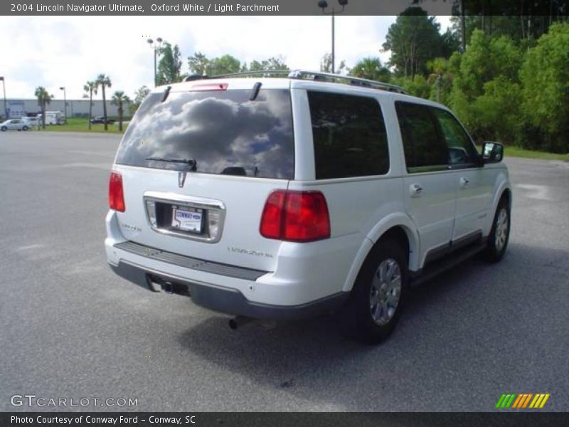 Oxford White / Light Parchment 2004 Lincoln Navigator Ultimate