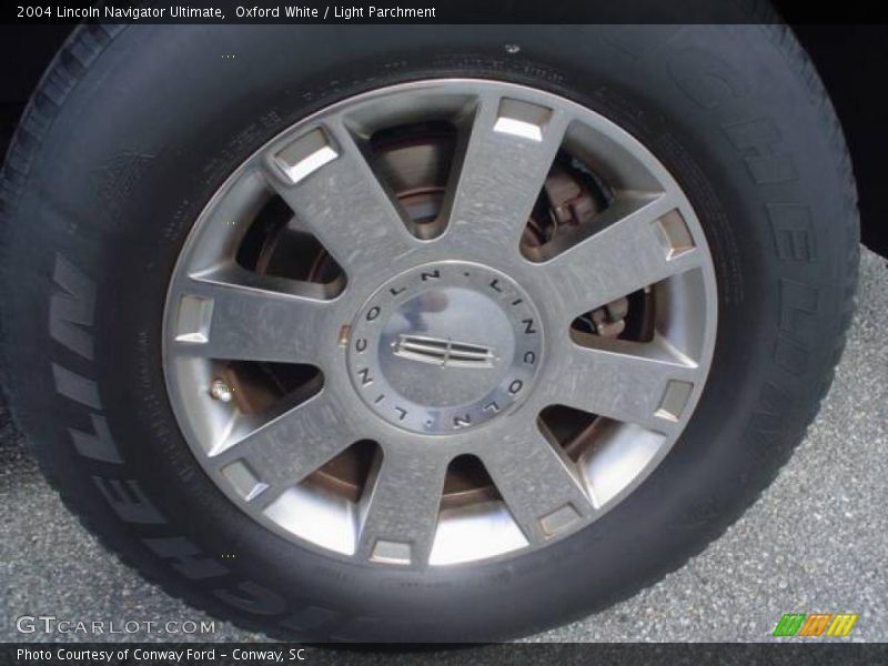 Oxford White / Light Parchment 2004 Lincoln Navigator Ultimate
