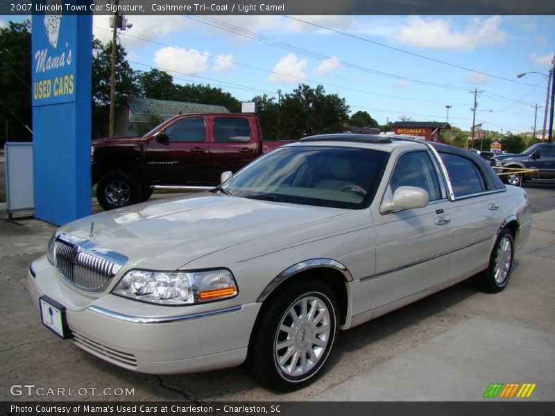 Cashmere Tri-Coat / Light Camel 2007 Lincoln Town Car Signature