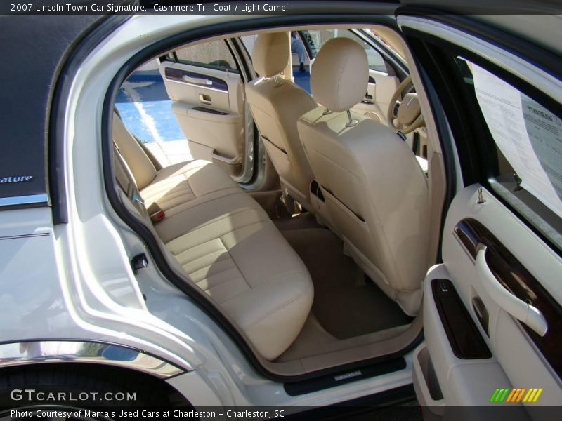Cashmere Tri-Coat / Light Camel 2007 Lincoln Town Car Signature