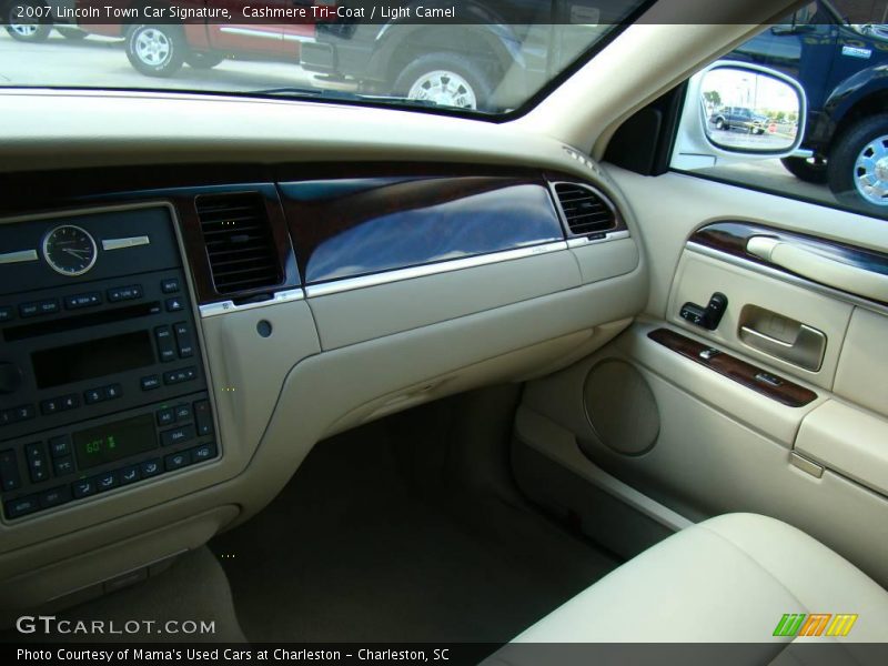 Cashmere Tri-Coat / Light Camel 2007 Lincoln Town Car Signature