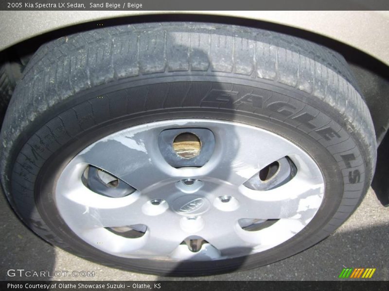 Sand Beige / Beige 2005 Kia Spectra LX Sedan