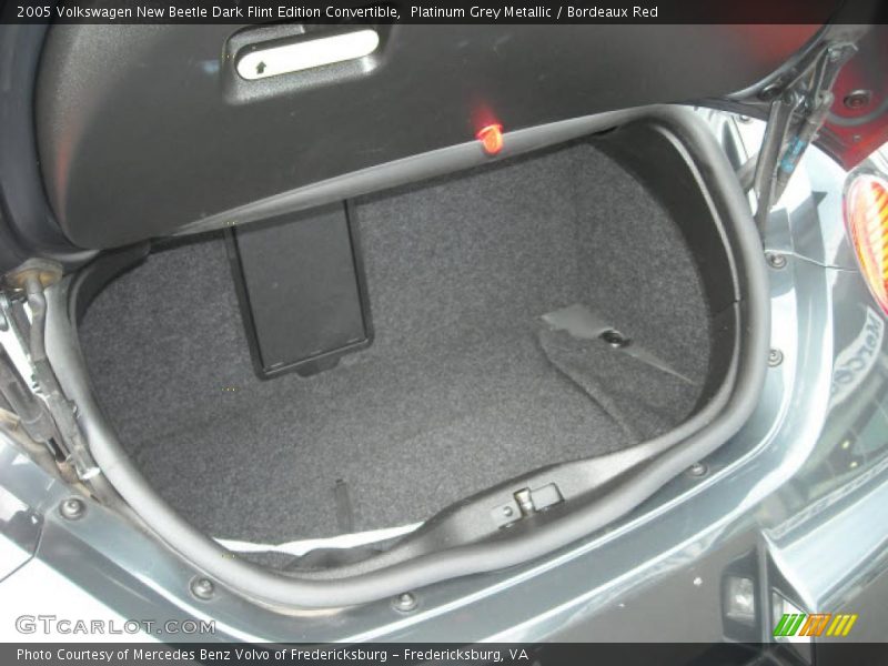 Platinum Grey Metallic / Bordeaux Red 2005 Volkswagen New Beetle Dark Flint Edition Convertible