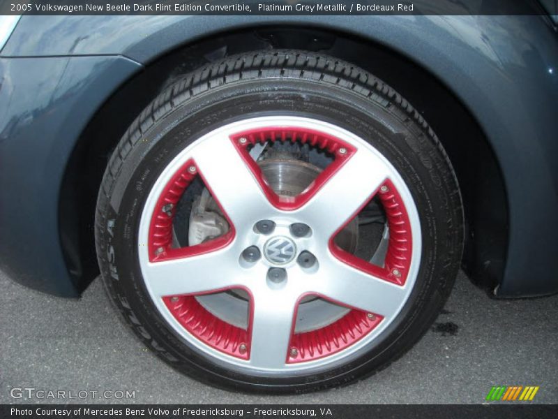 Platinum Grey Metallic / Bordeaux Red 2005 Volkswagen New Beetle Dark Flint Edition Convertible