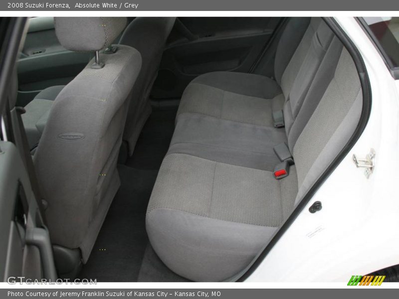 Absolute White / Grey 2008 Suzuki Forenza