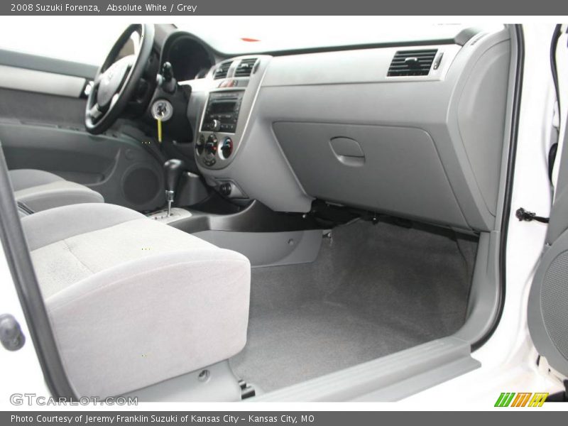 Absolute White / Grey 2008 Suzuki Forenza