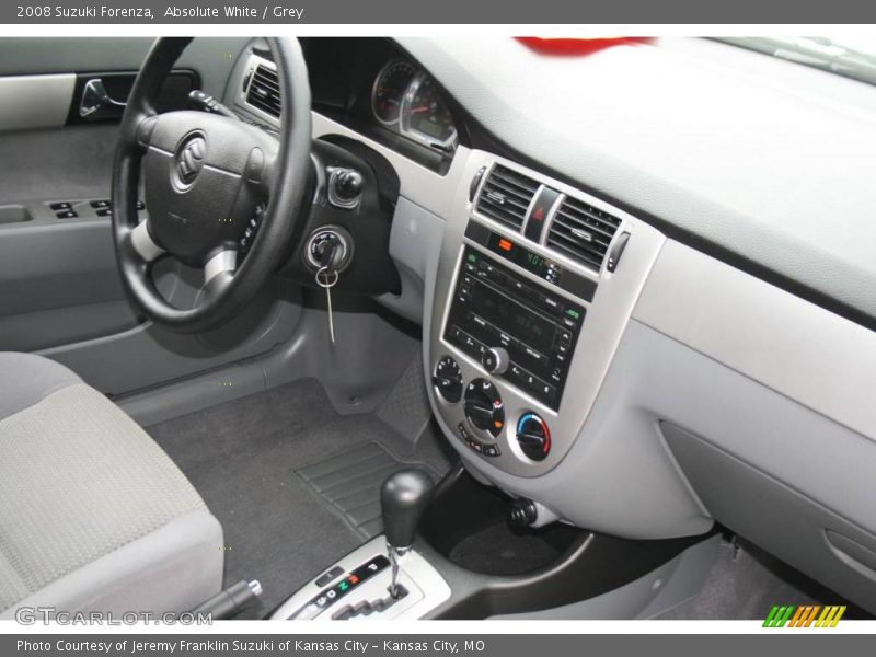 Absolute White / Grey 2008 Suzuki Forenza