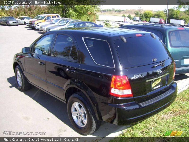 Ebony Black / Beige 2005 Kia Sorento LX