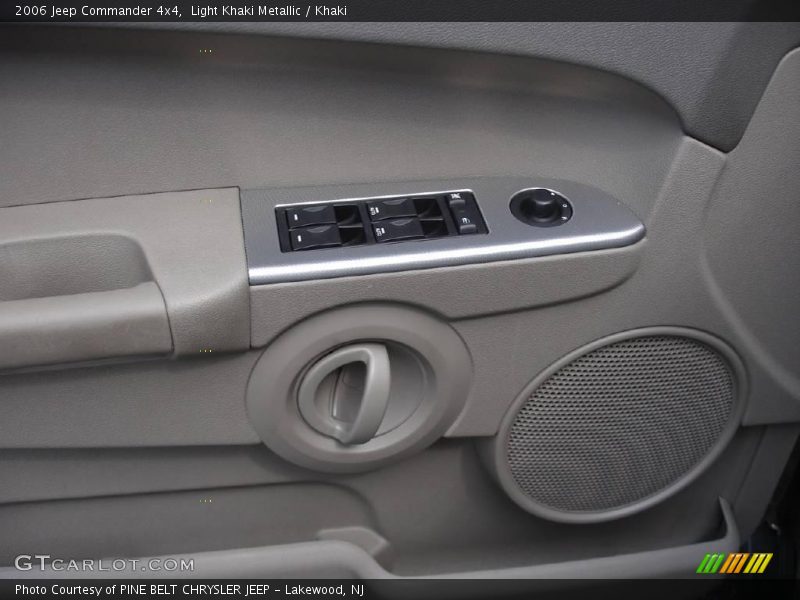 Light Khaki Metallic / Khaki 2006 Jeep Commander 4x4