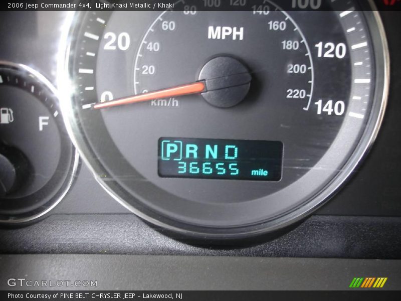 Light Khaki Metallic / Khaki 2006 Jeep Commander 4x4