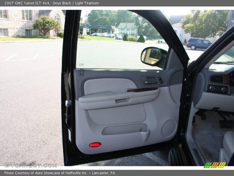 Onyx Black / Light Titanium 2007 GMC Yukon SLT 4x4