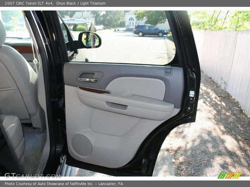 Onyx Black / Light Titanium 2007 GMC Yukon SLT 4x4