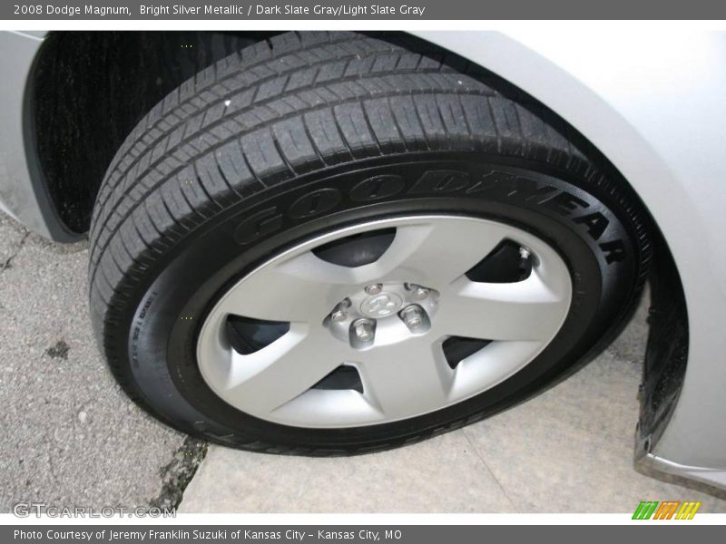 Bright Silver Metallic / Dark Slate Gray/Light Slate Gray 2008 Dodge Magnum