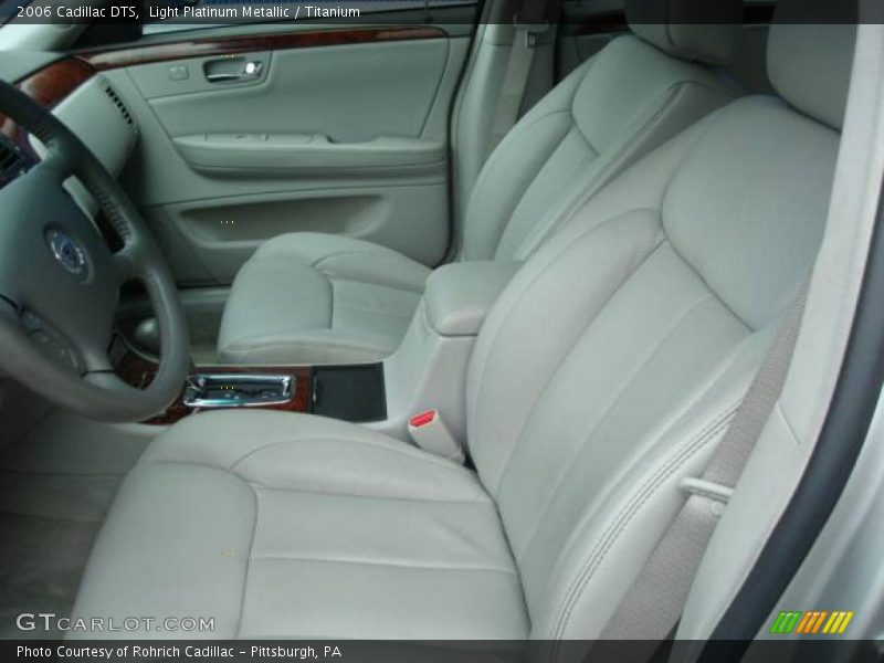 Light Platinum Metallic / Titanium 2006 Cadillac DTS