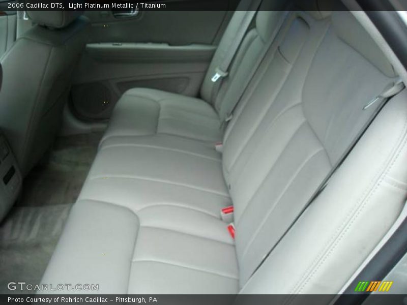 Light Platinum Metallic / Titanium 2006 Cadillac DTS