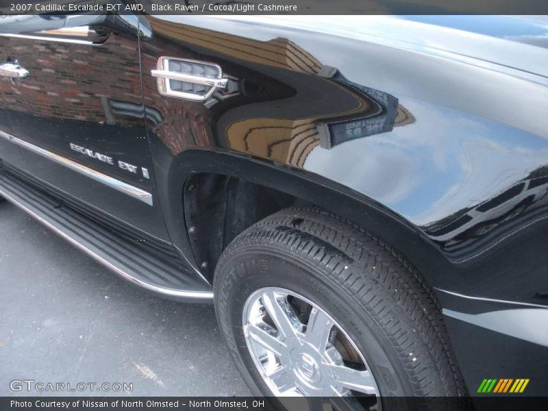 Black Raven / Cocoa/Light Cashmere 2007 Cadillac Escalade EXT AWD