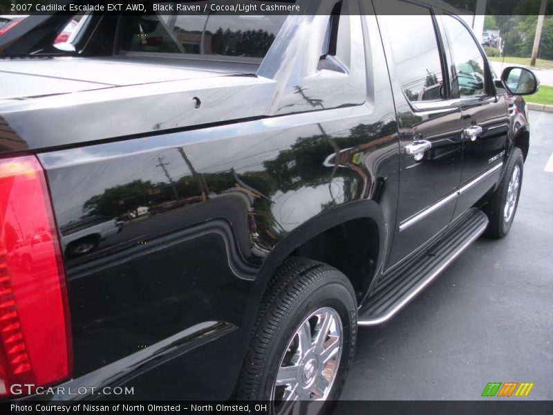 Black Raven / Cocoa/Light Cashmere 2007 Cadillac Escalade EXT AWD