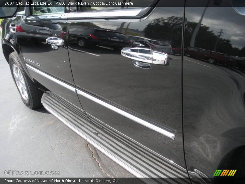 Black Raven / Cocoa/Light Cashmere 2007 Cadillac Escalade EXT AWD