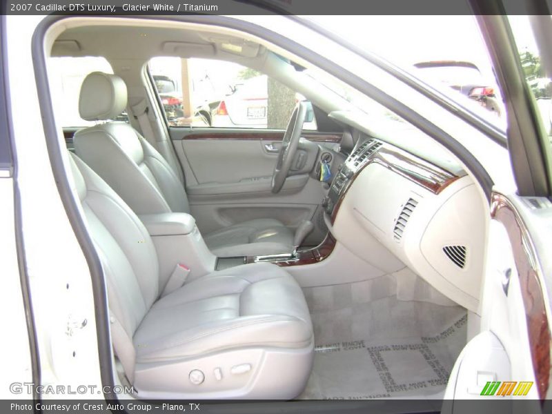 Glacier White / Titanium 2007 Cadillac DTS Luxury
