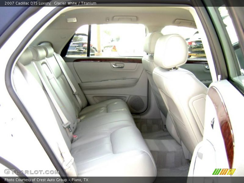 Glacier White / Titanium 2007 Cadillac DTS Luxury