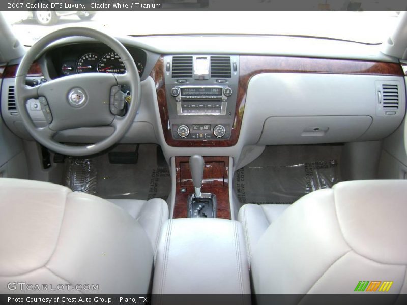 Glacier White / Titanium 2007 Cadillac DTS Luxury