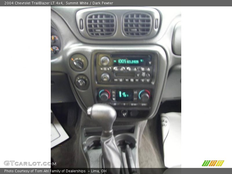 Summit White / Dark Pewter 2004 Chevrolet TrailBlazer LT 4x4