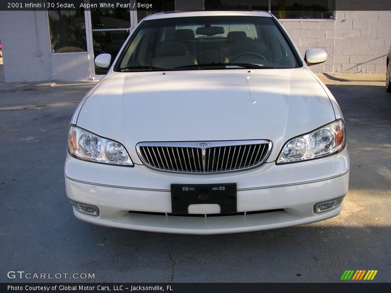 Aspen White Pearl / Beige 2001 Infiniti I 30 Sedan