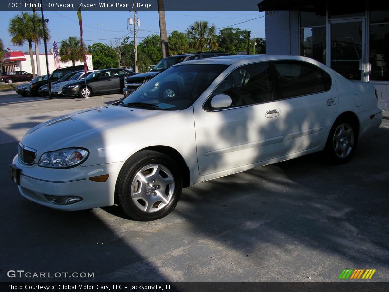 Aspen White Pearl / Beige 2001 Infiniti I 30 Sedan