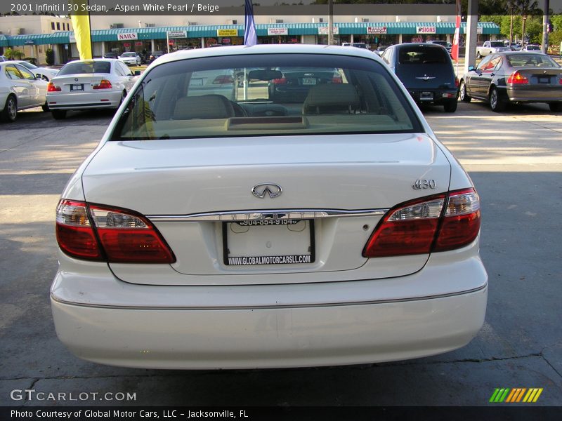 Aspen White Pearl / Beige 2001 Infiniti I 30 Sedan