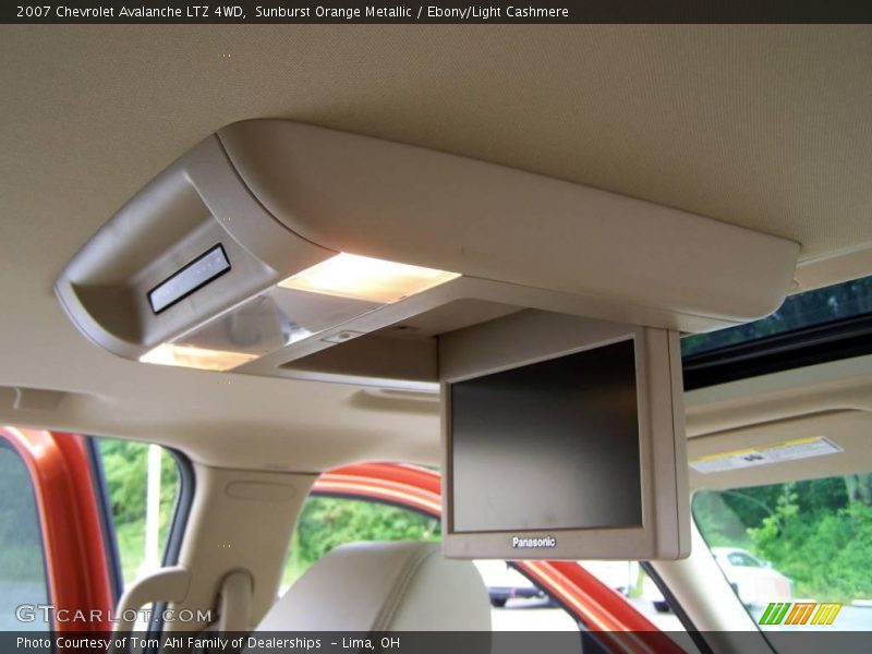 Sunburst Orange Metallic / Ebony/Light Cashmere 2007 Chevrolet Avalanche LTZ 4WD