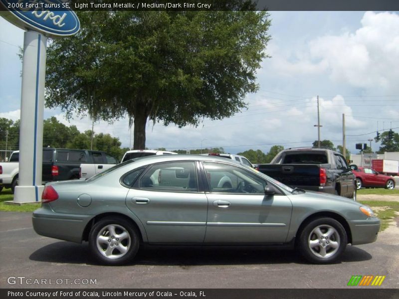 Light Tundra Metallic / Medium/Dark Flint Grey 2006 Ford Taurus SE