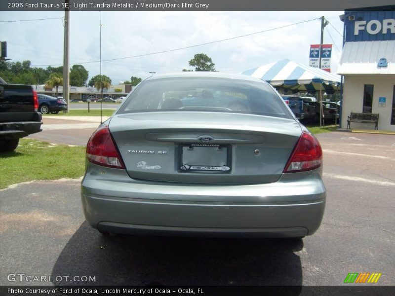 Light Tundra Metallic / Medium/Dark Flint Grey 2006 Ford Taurus SE