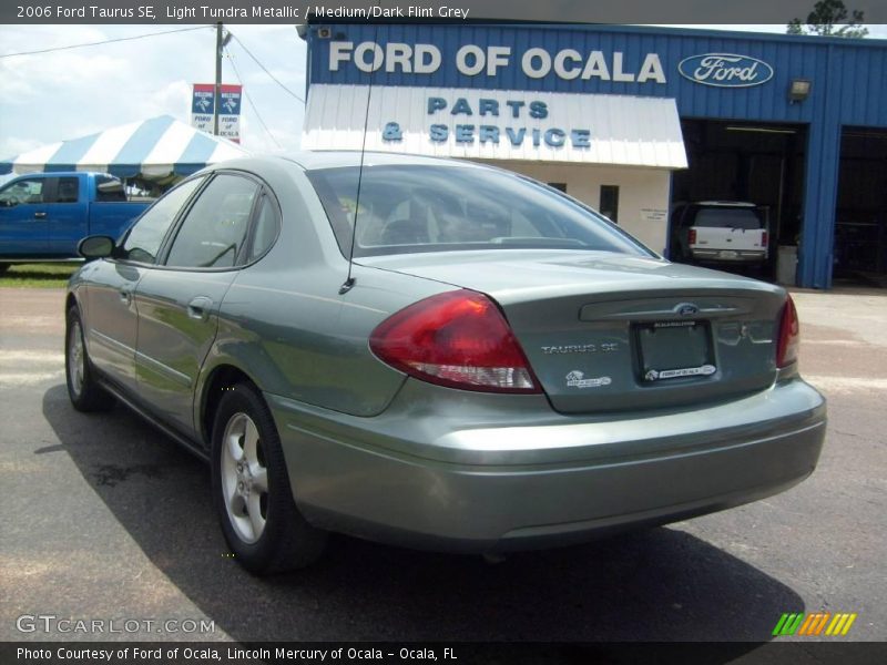 Light Tundra Metallic / Medium/Dark Flint Grey 2006 Ford Taurus SE