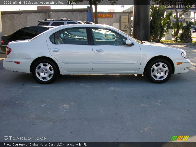 Aspen White Pearl / Beige 2001 Infiniti I 30 Sedan
