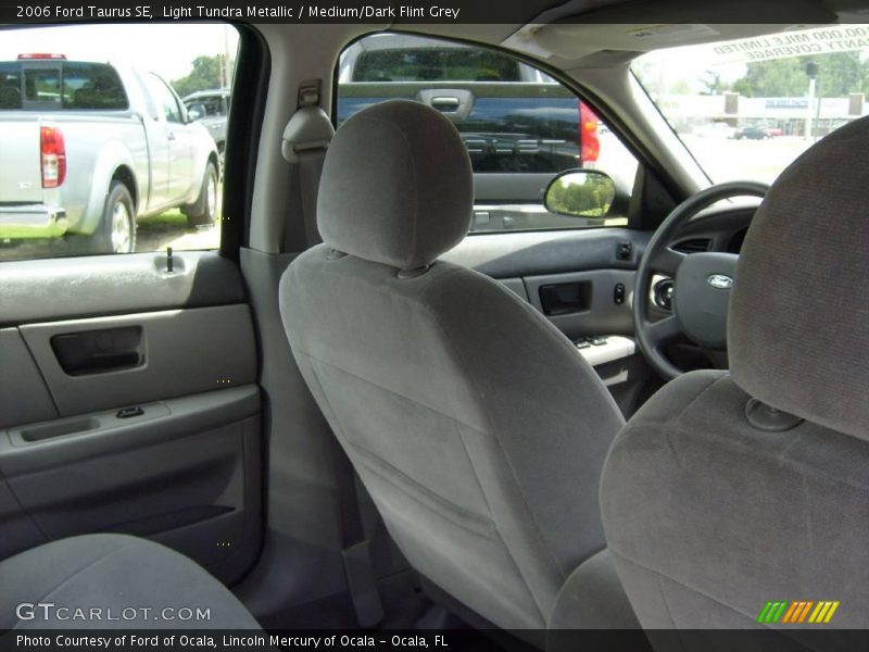 Light Tundra Metallic / Medium/Dark Flint Grey 2006 Ford Taurus SE
