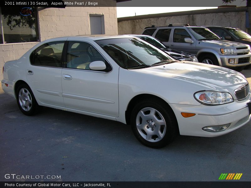 Aspen White Pearl / Beige 2001 Infiniti I 30 Sedan