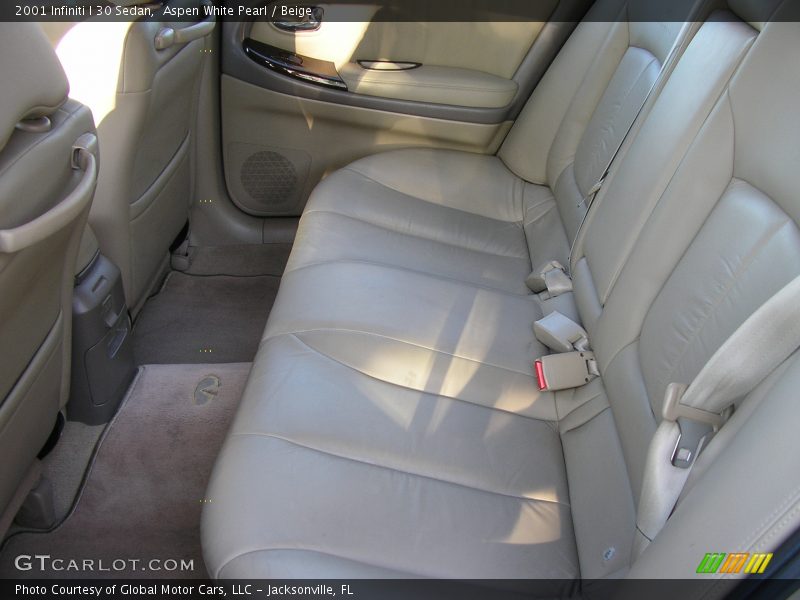 Aspen White Pearl / Beige 2001 Infiniti I 30 Sedan