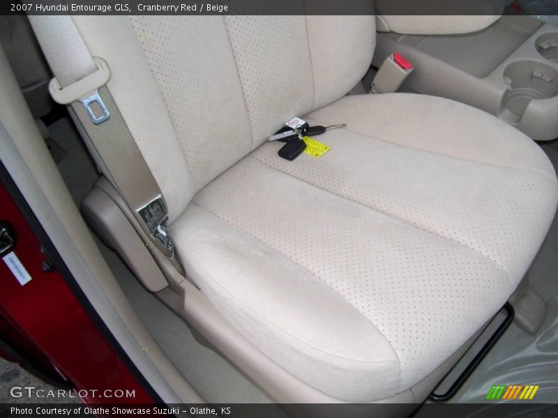 Cranberry Red / Beige 2007 Hyundai Entourage GLS